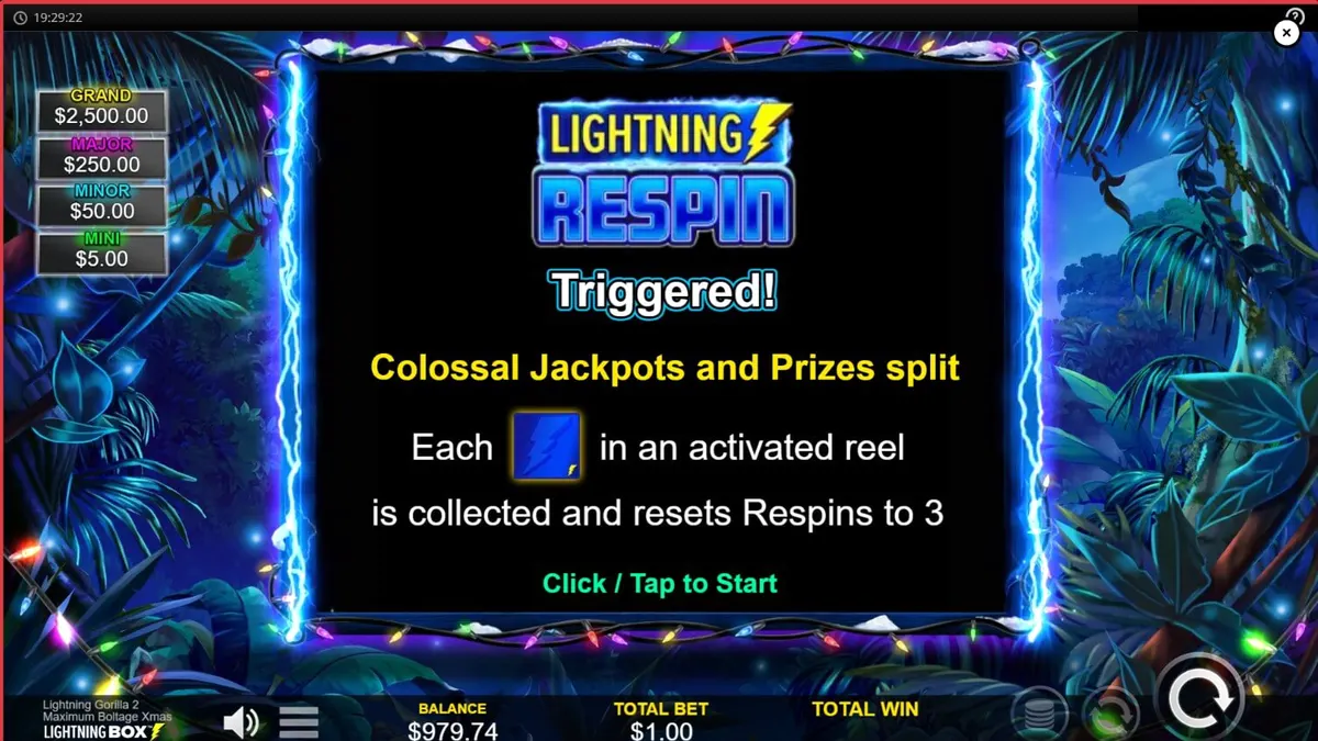 Giao diện trò chơi Lightning Gorilla 2 Xmas với các biểu tượng động vật đội mũ Giáng sinh